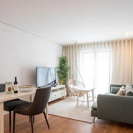 Serene 1br Spot By Lovelystay * Порту