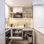Serene 1br Spot By Lovelystay Daire
