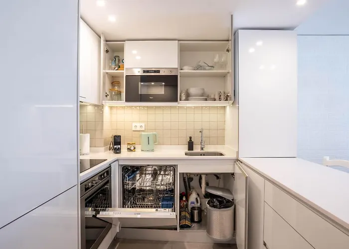 Serene 1br Spot By Lovelystay شقة