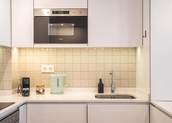 Serene 1br Spot By Lovelystay * Oporto